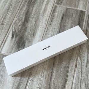 Apple Watch Series 3 (GPS) Aluminum Case Black Sport Band 38mm UNSEALED in box